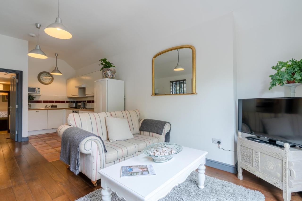 Buff Lodge Tackley Екстер'єр фото